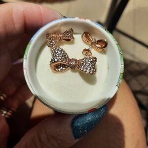 NIB PEOPLE'S JEWELERS 18K/STERLING SILVER Rose Gold Bow Earrings Ring 7.25 Set